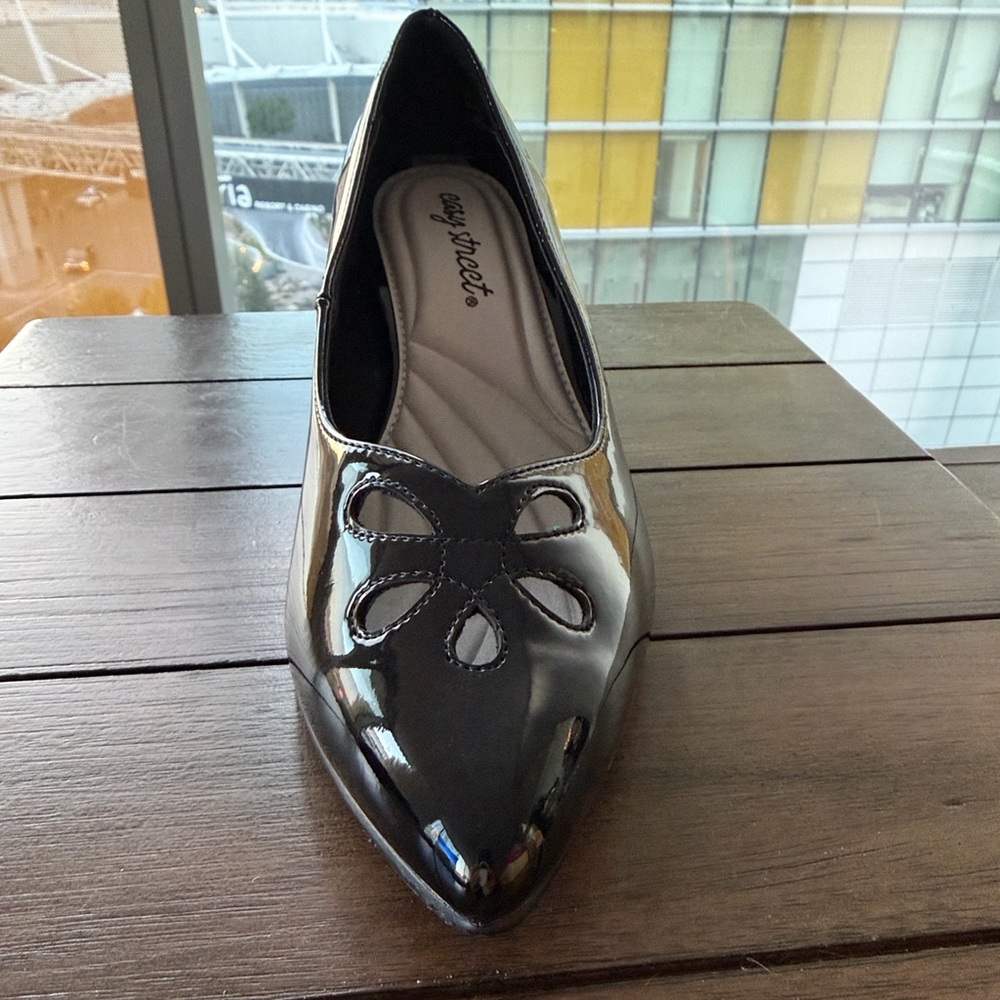 EASY STREET Pumps